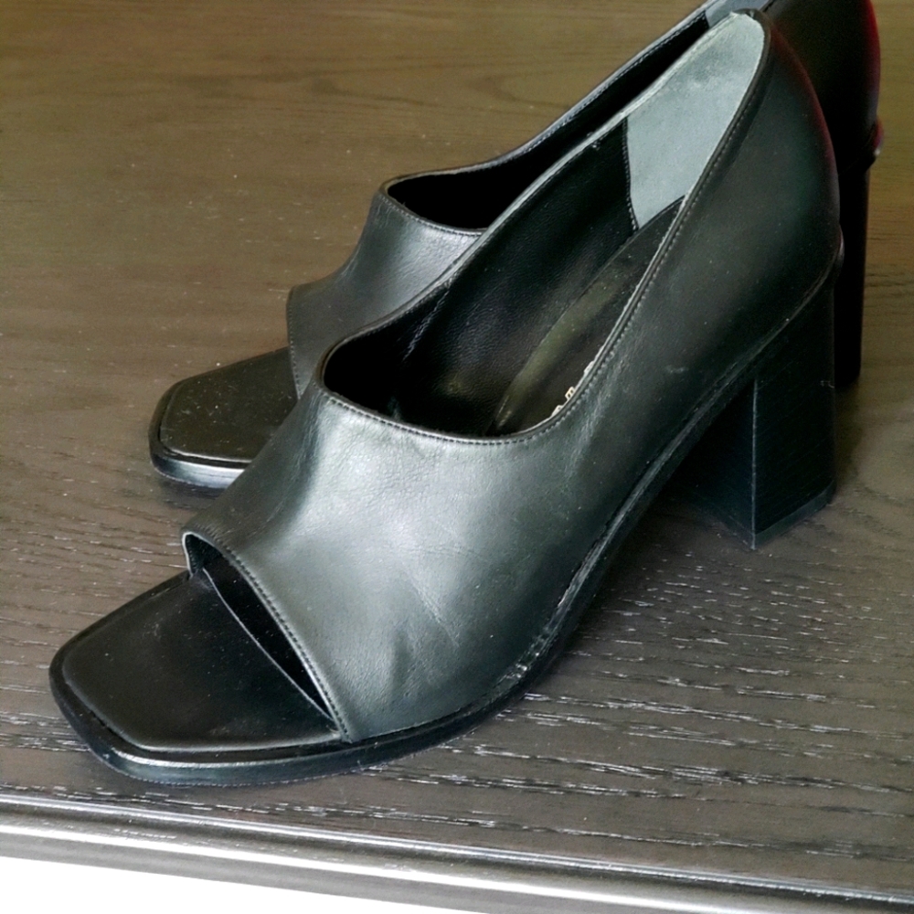 ASKA leather peep-tow pumps